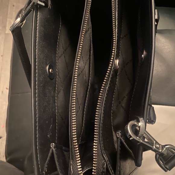 Michael kors black purse and wallet - Picture 8 of 9